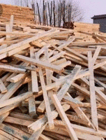 高价回收废旧模板 方木 柴火 废钢筋