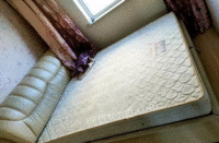 辽宁鞍山出售二手床 沙发 梳妆台 床头柜,用了不到5年