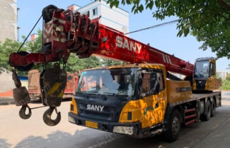 二手汽车吊/随车吊出售