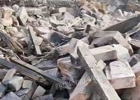 大量回收各种废旧耐火砖
