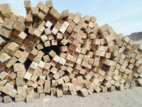 新密高价回收建筑木方模板一批