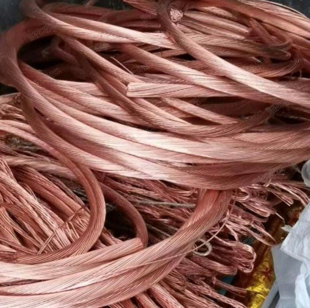 高价回收废铜铝铁,旧电脑,暖气片产品名称:废铜存放