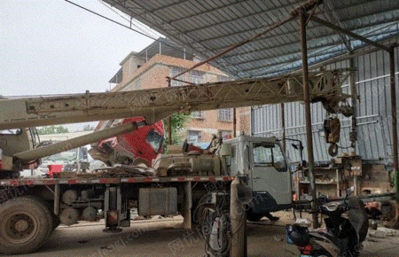 二手汽车吊/随车吊出售