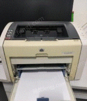 黑龙江哈尔滨出售惠普1022激光打印机，好使没毛病，效果清楚