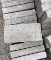 广西南宁一堆水泥标砖小240*115*50 一万多个出售，没有使用过