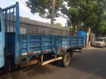 安陽、中古トレーラー牽引車を長年高値で回収