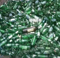 回收各种废玻璃，钢化玻璃，玻璃瓶等