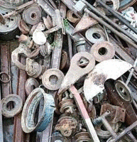 高价回收各类废铁　铁桶　废纸