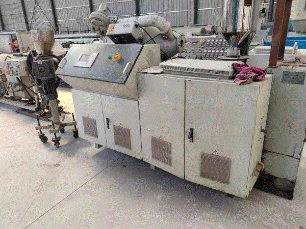 二手?jǐn)D出片材機(jī)轉(zhuǎn)讓