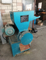 浙江杭州两台粉碎机，一旧一新，一个大型储气罐出售