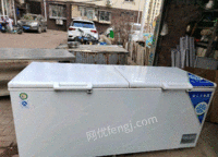 辽宁丹东2米长大冰柜出售，九成新。
