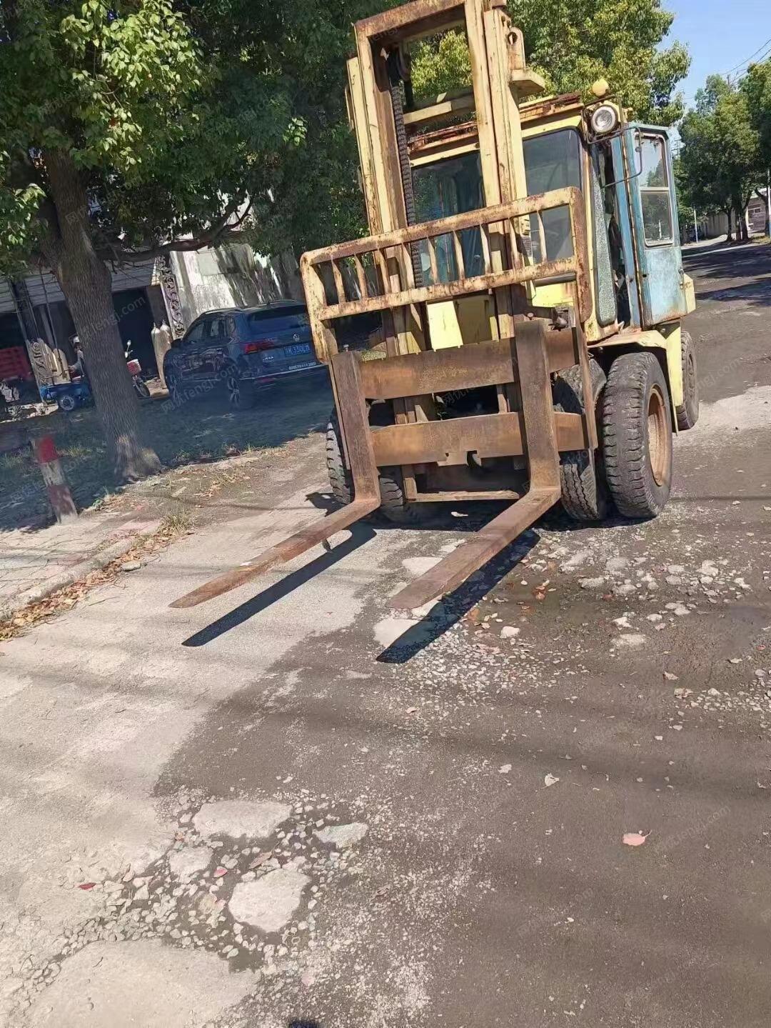 二手叉车出售