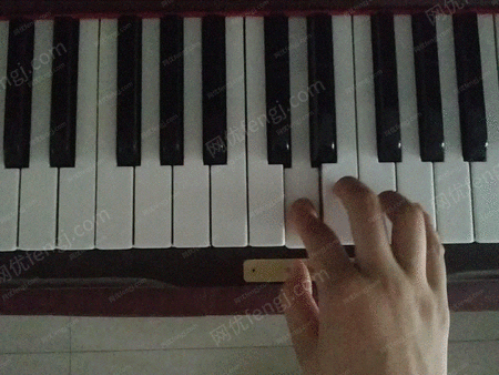 钢琴棕色