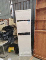辽宁丹东出售5匹柜机和3匹天井机。