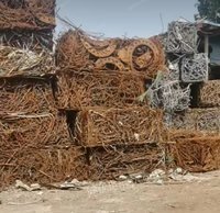 大量回收各种废钢，钢筋段，钢绞线，钢筋压块