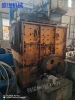 低价出售二手1414重锤破碎机 带电机和油站 保三月使用