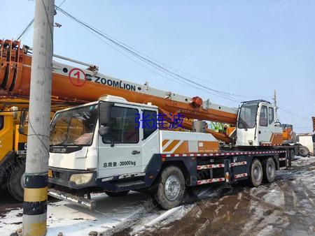 二手汽车吊/随车吊出售