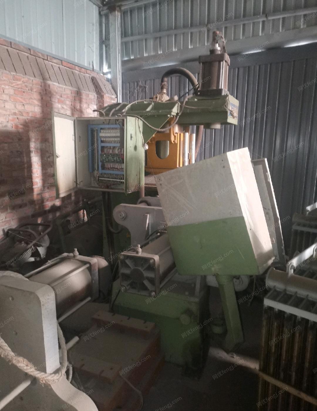 河北张家口处理铸造厂9成新射芯机2台，总处理价5万