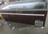 浙江宁波超市倒闭有十多台冰柜出售