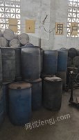 重庆江北区二手塑料油桶出售，有几百个