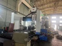 出售二手纽威4033数控龙门加工中心一台，方滑枕工作台2米*4米 门宽3.3米 门高1.7米带中心出水带刀库