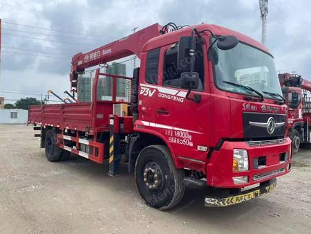 二手汽车吊/随车吊出售