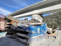 12��4������ĳ��ҵ�Ͼ�����һ������