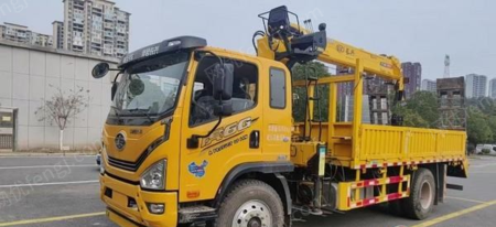 二手汽车吊/随车吊出售