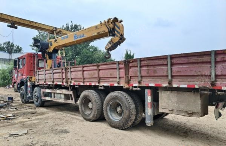 二手汽车吊/随车吊出售