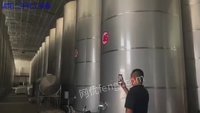 SUS304不锈钢储罐70台，其中120立方不锈钢储罐22台，直径4.55米，高度7.5米，罐体3mm，50立方不锈钢储罐36台，直径3.2米高度6.5米，50立方弥勒板发酵罐12台，直径3.2米高度
